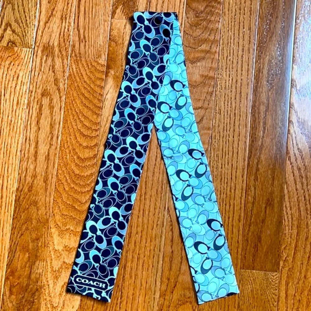 RARE 1990’s COACH reversible signature scarf/tie
